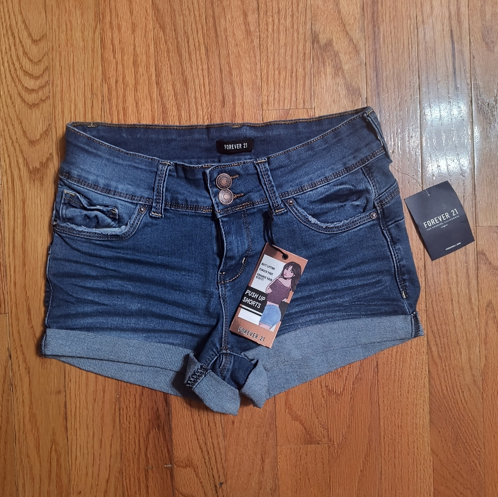 NWT Forever 21 Push Up Denim Shorts, Size Women's Small Waist 26", Medium Wash - Picture 4 of 11